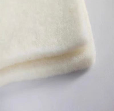 100% natural unbleached wool (reusable many times)